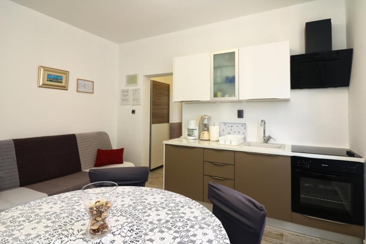 Apartmani Mikin Betina  Eksteriør bilde