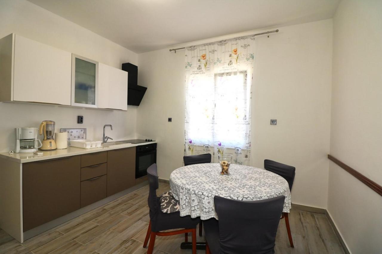 Apartmani Mikin Betina  Eksteriør bilde
