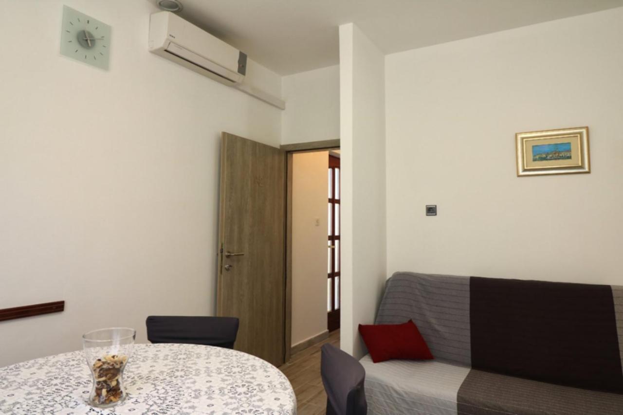 Apartmani Mikin Betina  Eksteriør bilde