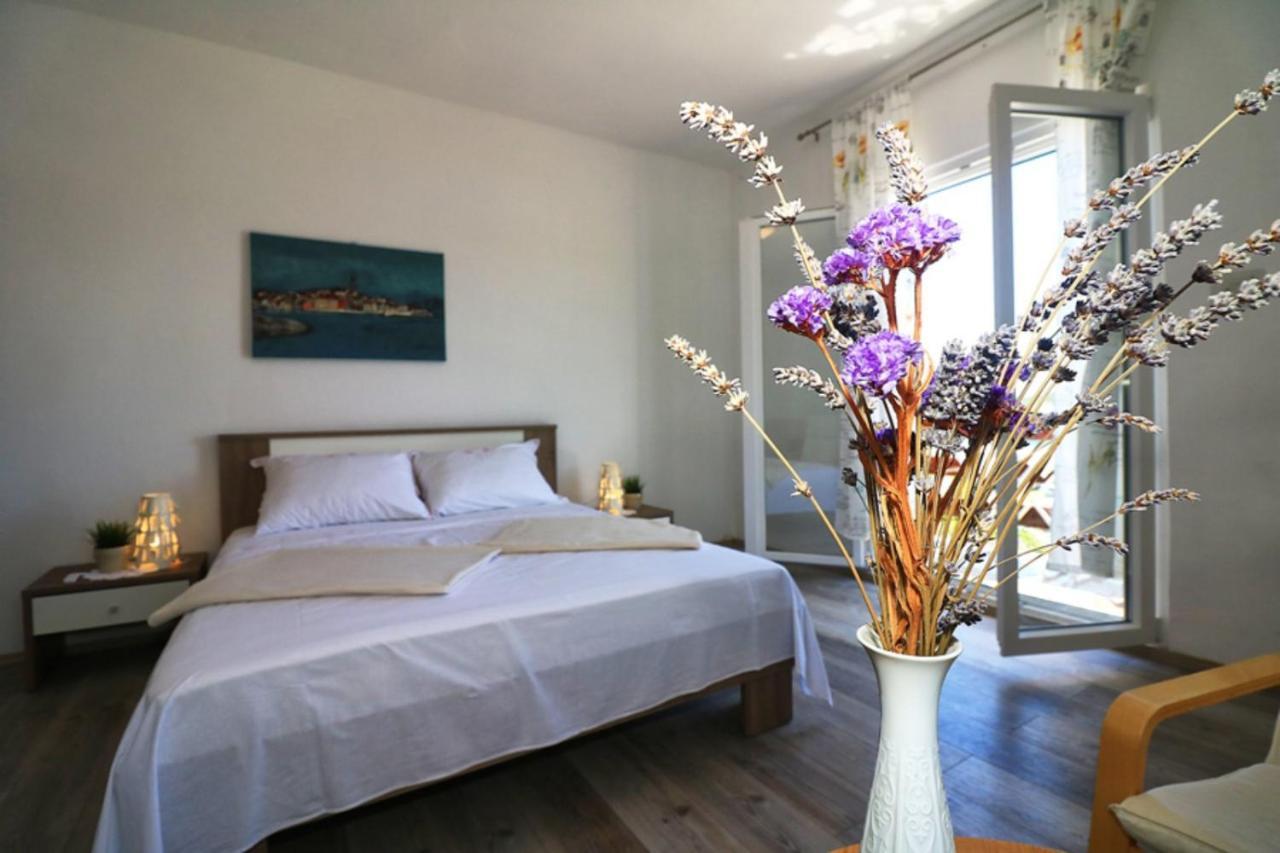 Apartmani Mikin Betina  Eksteriør bilde
