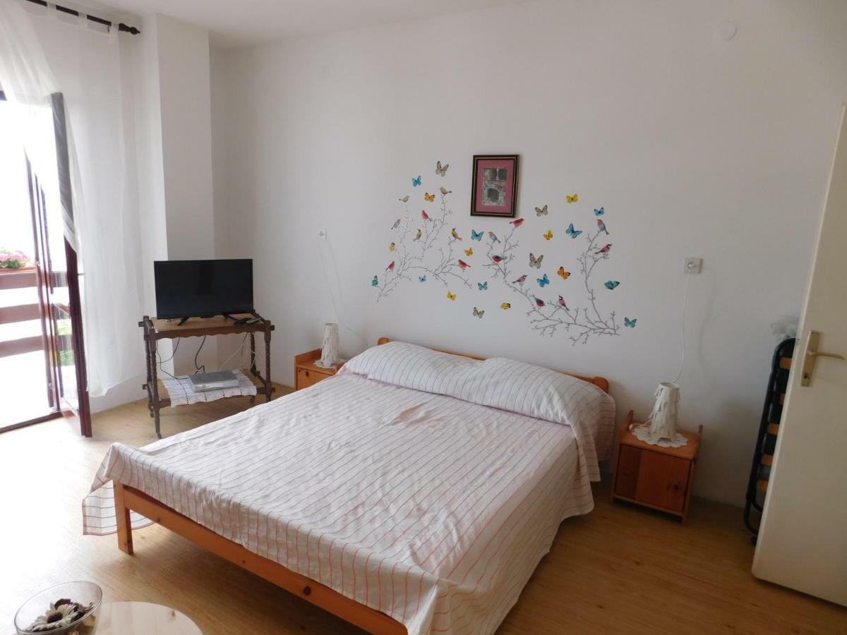 Apartmani Mikin Betina  Eksteriør bilde
