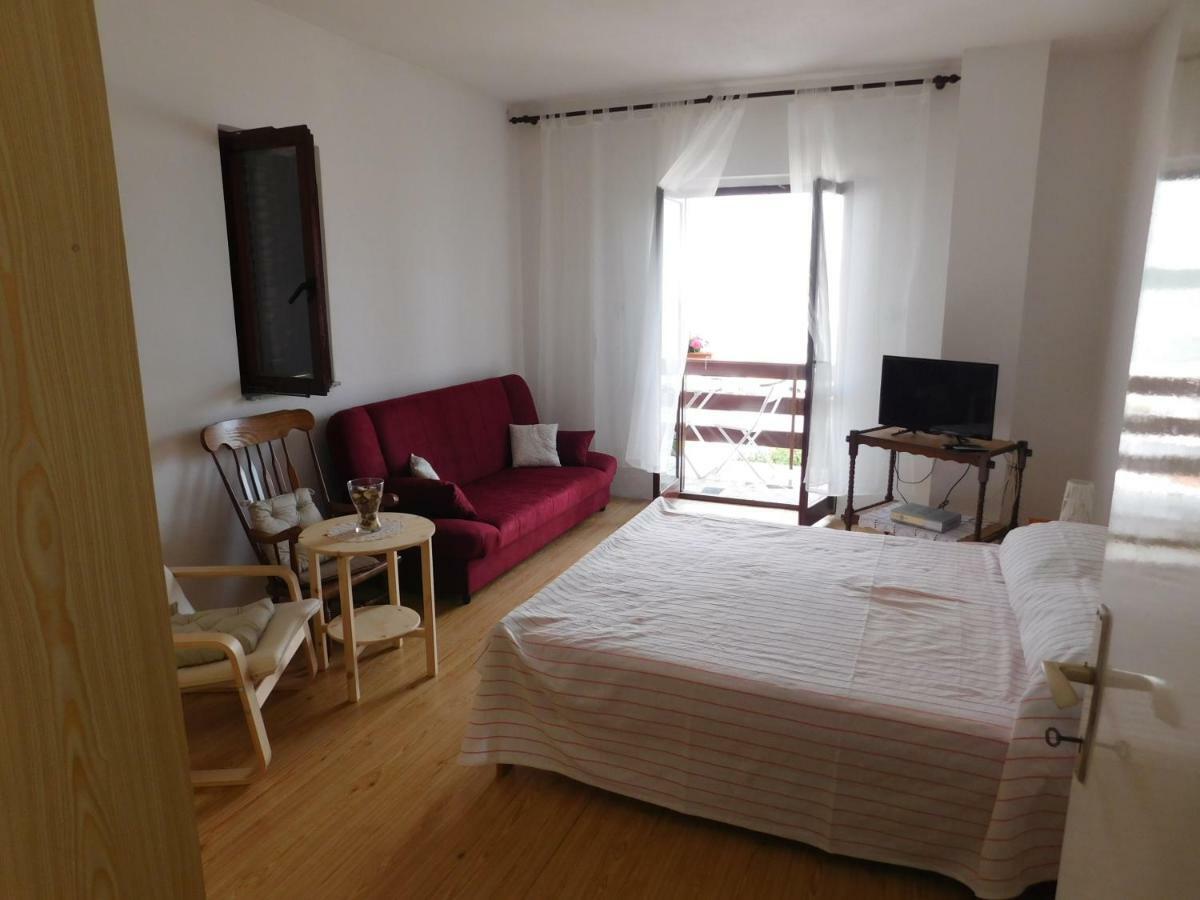 Apartmani Mikin Betina  Eksteriør bilde