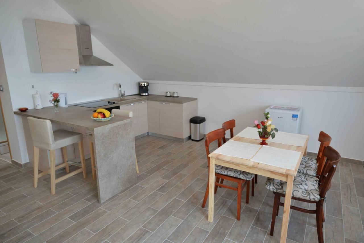 Apartmani Mikin Betina  Eksteriør bilde