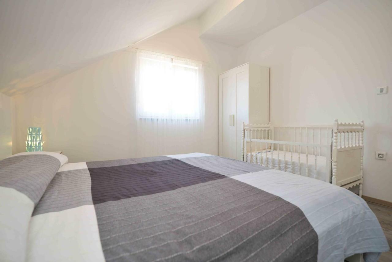 Apartmani Mikin Betina  Eksteriør bilde
